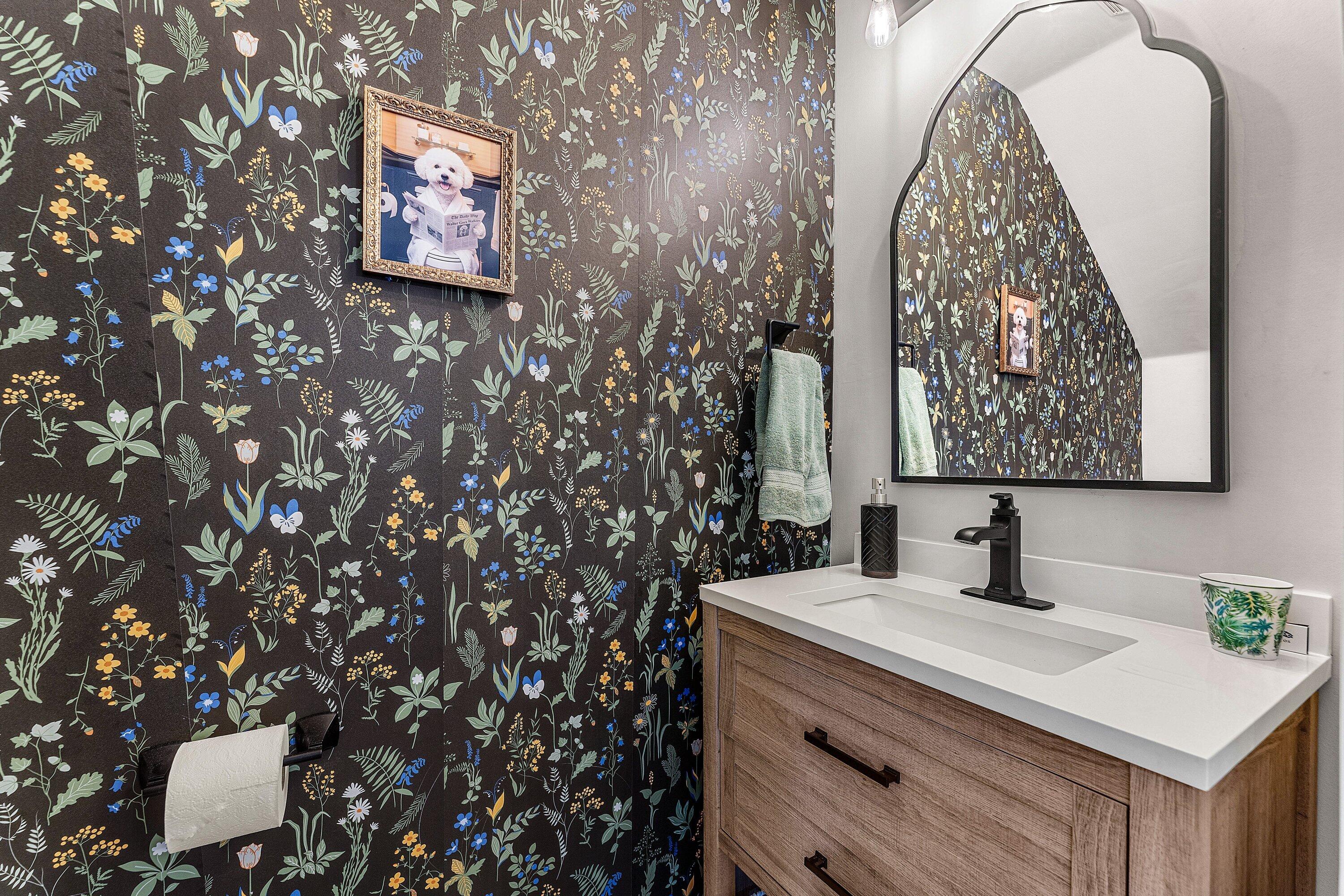 PINEWOOD LAKE - Residential