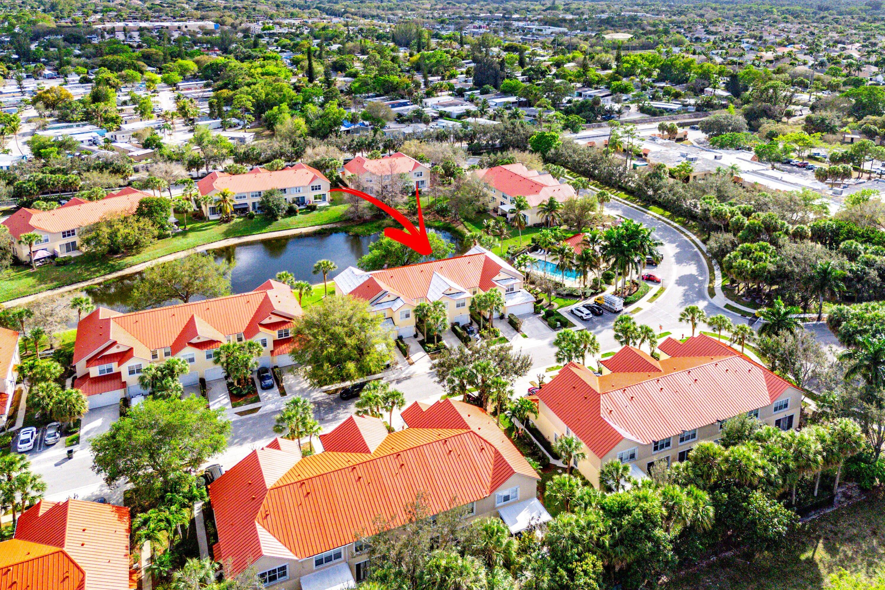 PINEWOOD LAKE - Residential