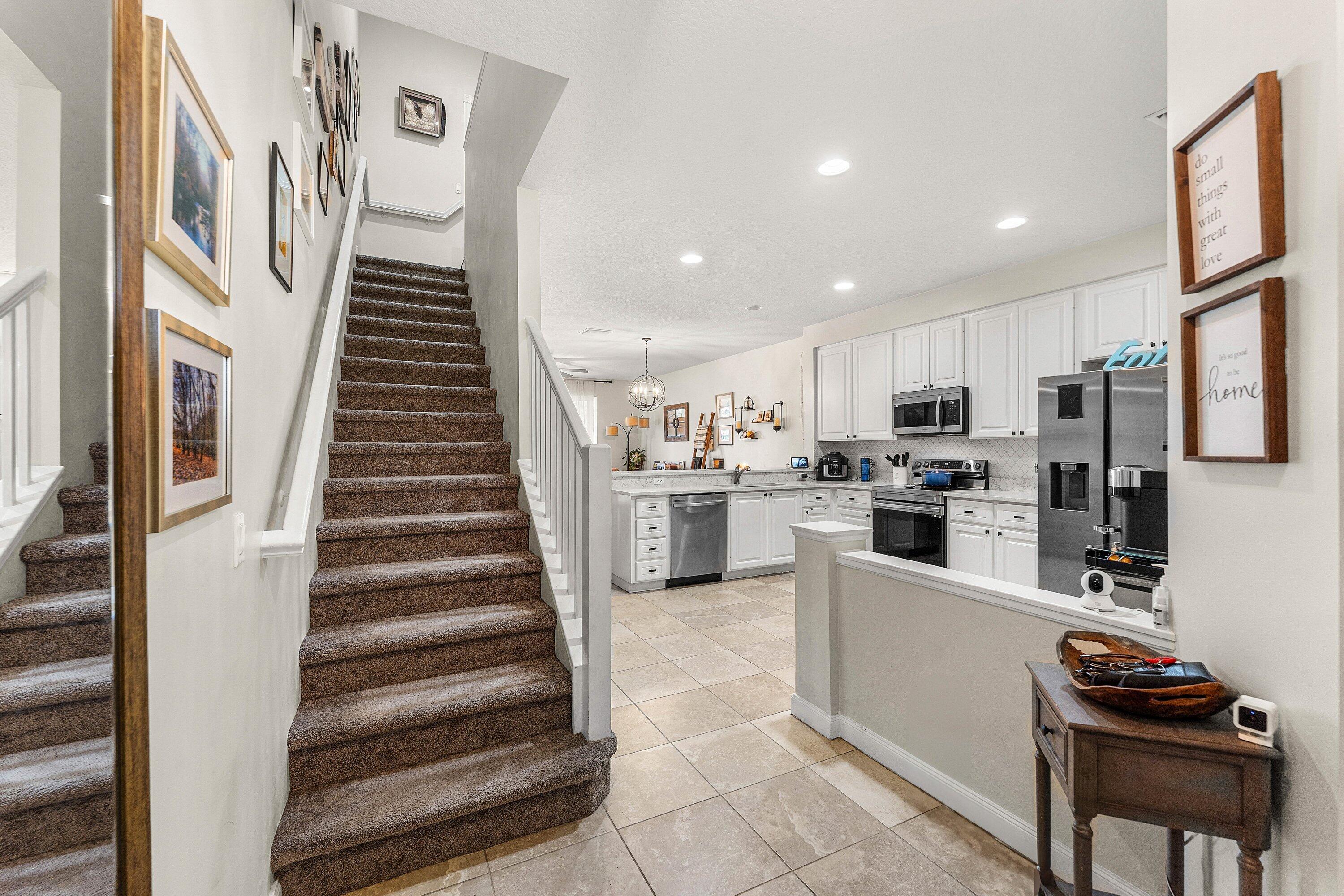 PINEWOOD LAKE - Residential