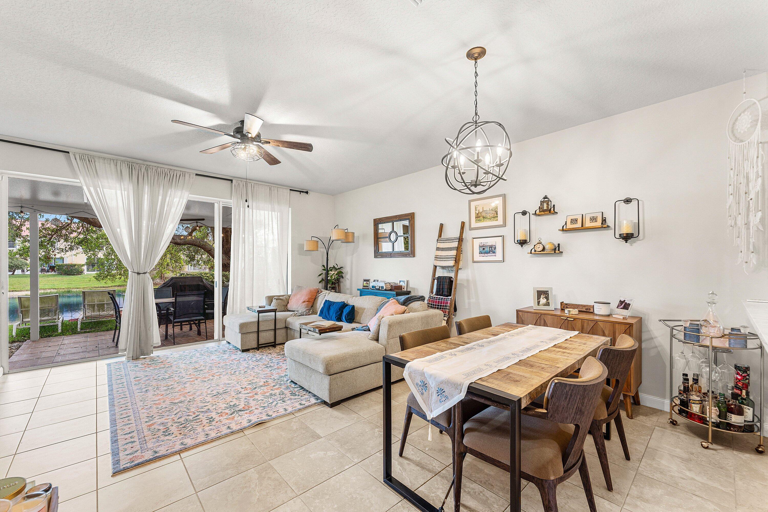 PINEWOOD LAKE - Residential