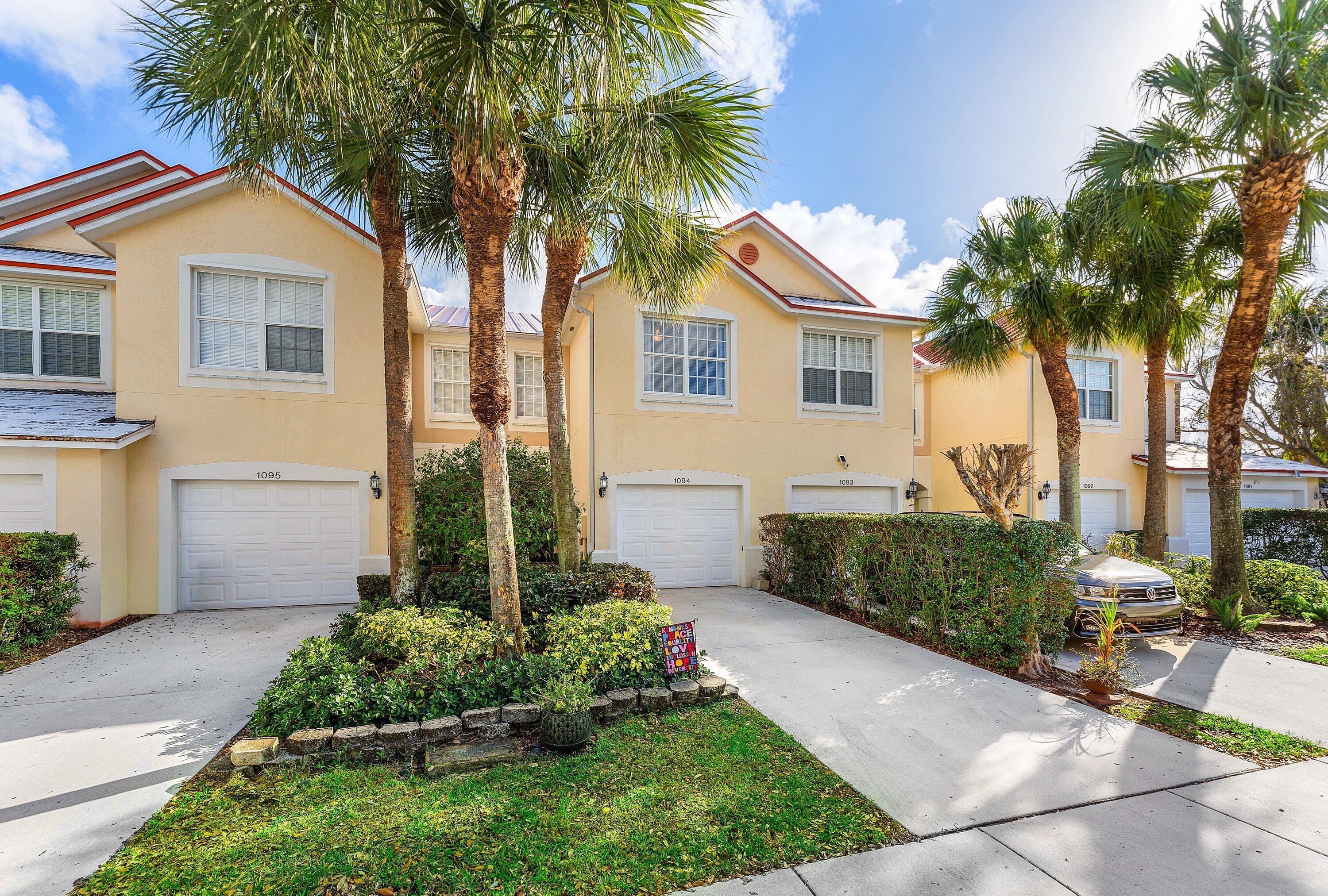 PINEWOOD LAKE - Residential