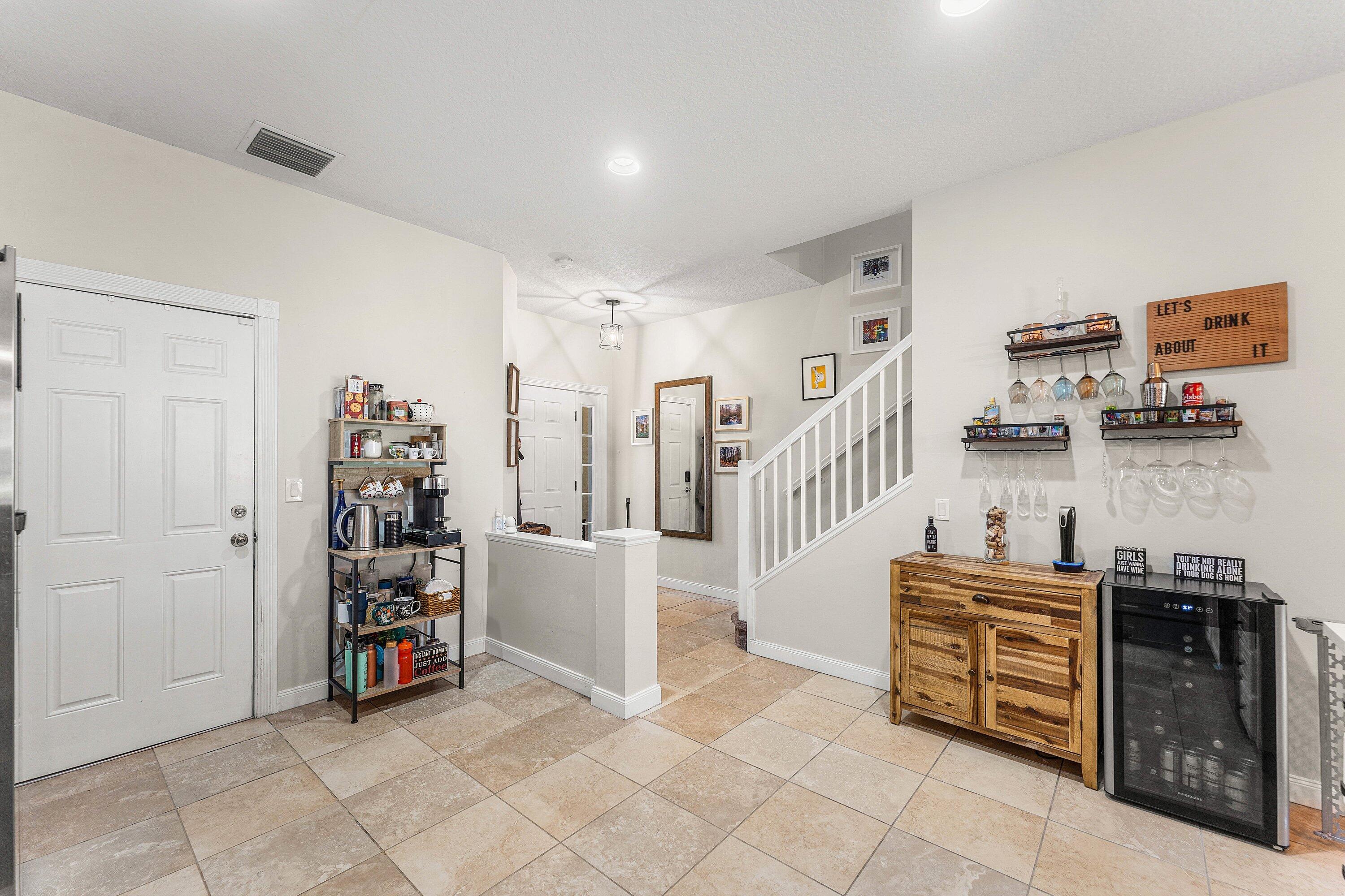 PINEWOOD LAKE - Residential