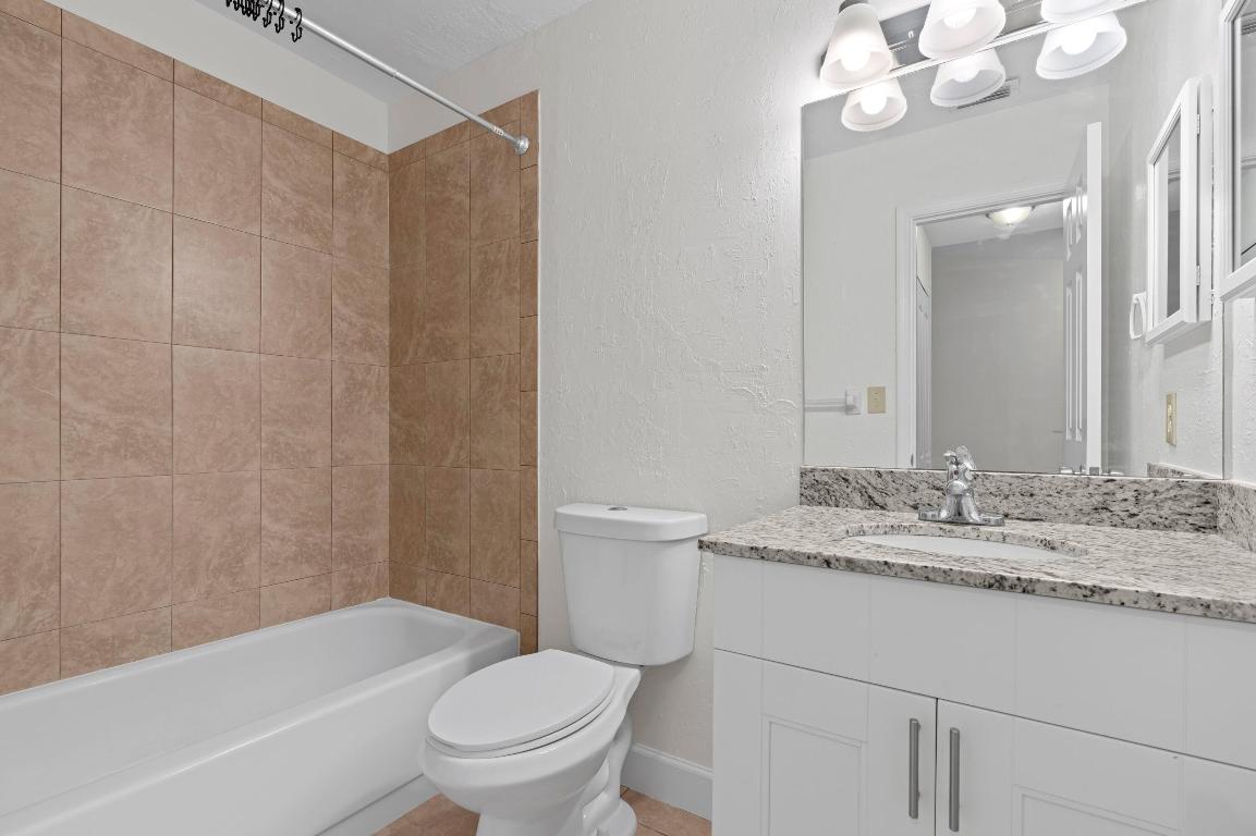 PARK AT WINDWOOD CONDO - Residential Lease