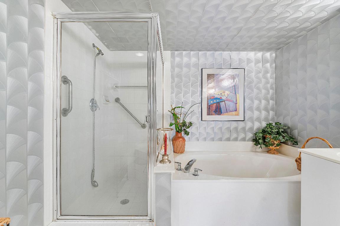 REGAL SHORES CONDO - Residential