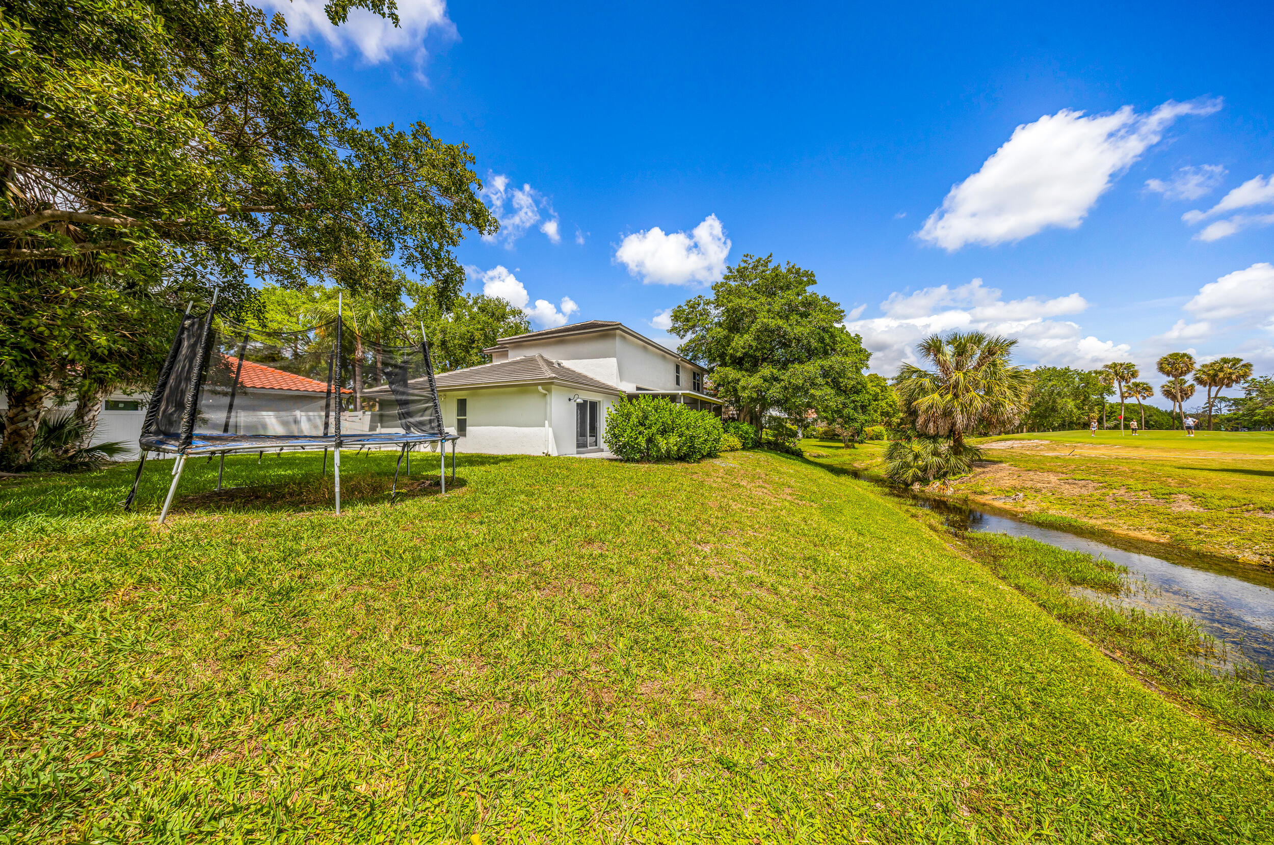 PALM AIRE OAKS COURSE ESTATES - Residential