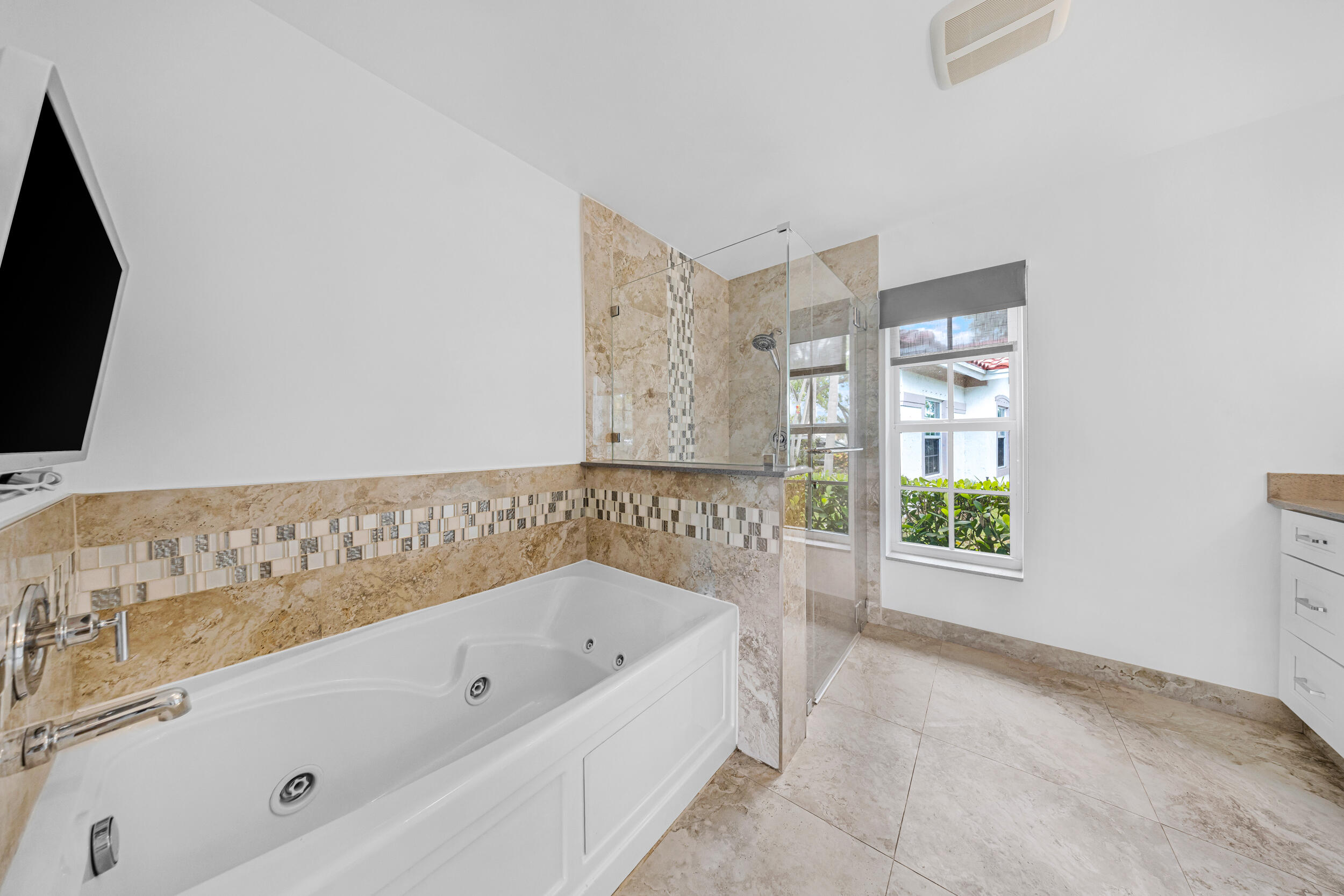 PALM AIRE OAKS COURSE ESTATES - Residential