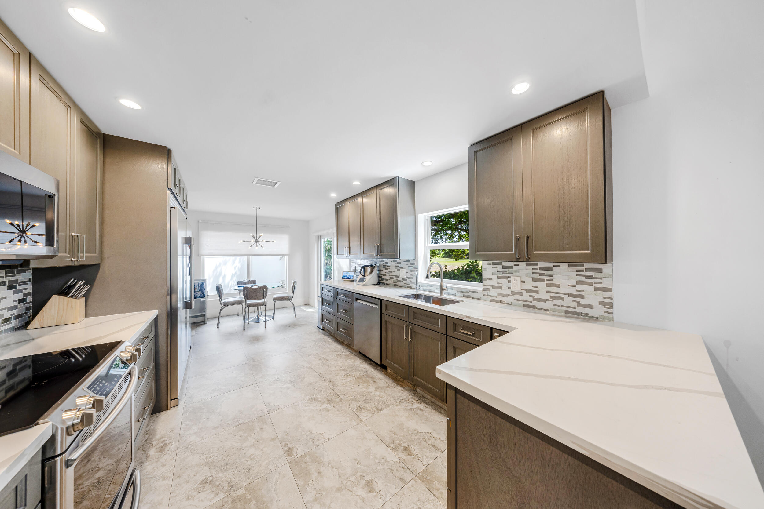 PALM AIRE OAKS COURSE ESTATES - Residential