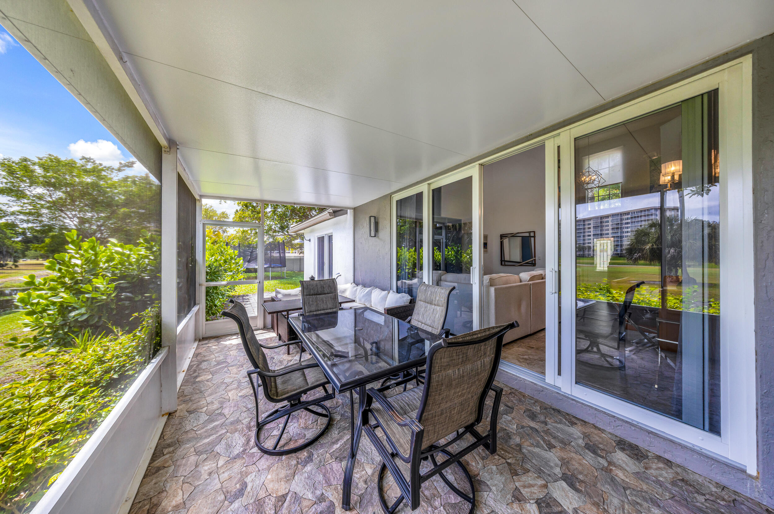 PALM AIRE OAKS COURSE ESTATES - Residential