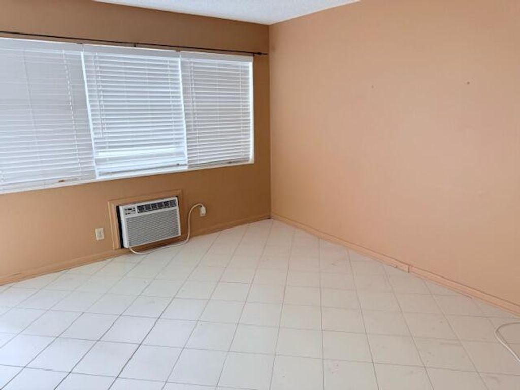 Photo of 402 Markham S, Deerfield Beach, FL 33442 (MLS # B26015968)