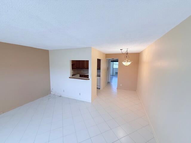 402 Markham S