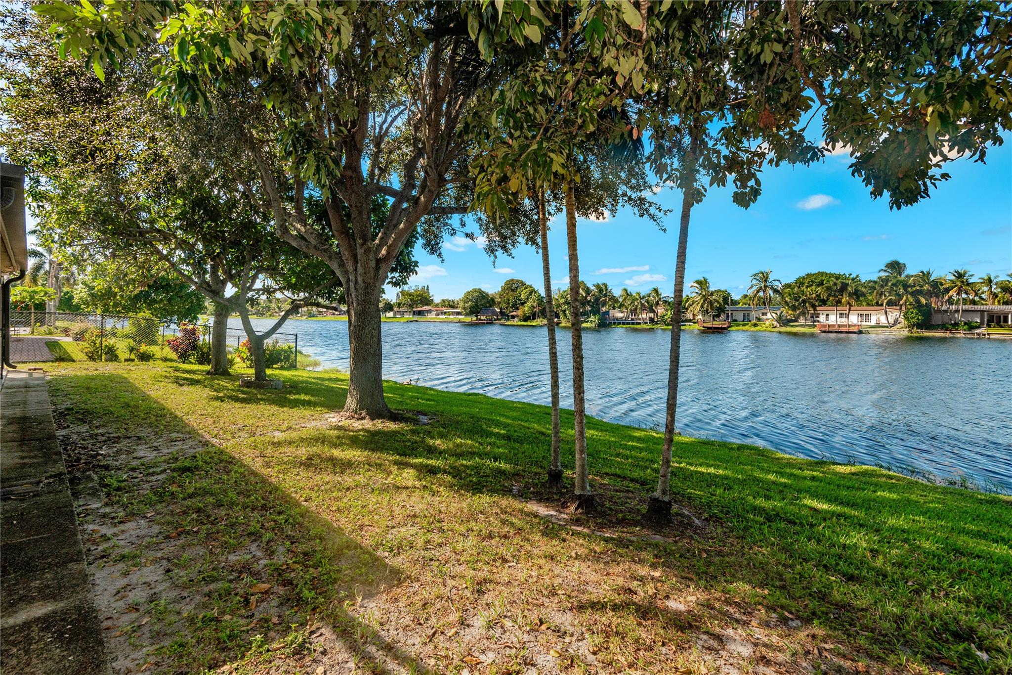 Pembroke Lakes - Residential
