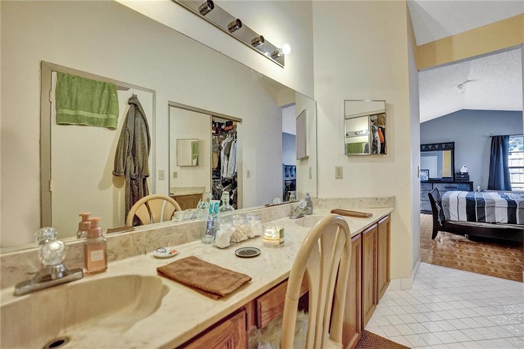 Meadows 300 01 - Residential