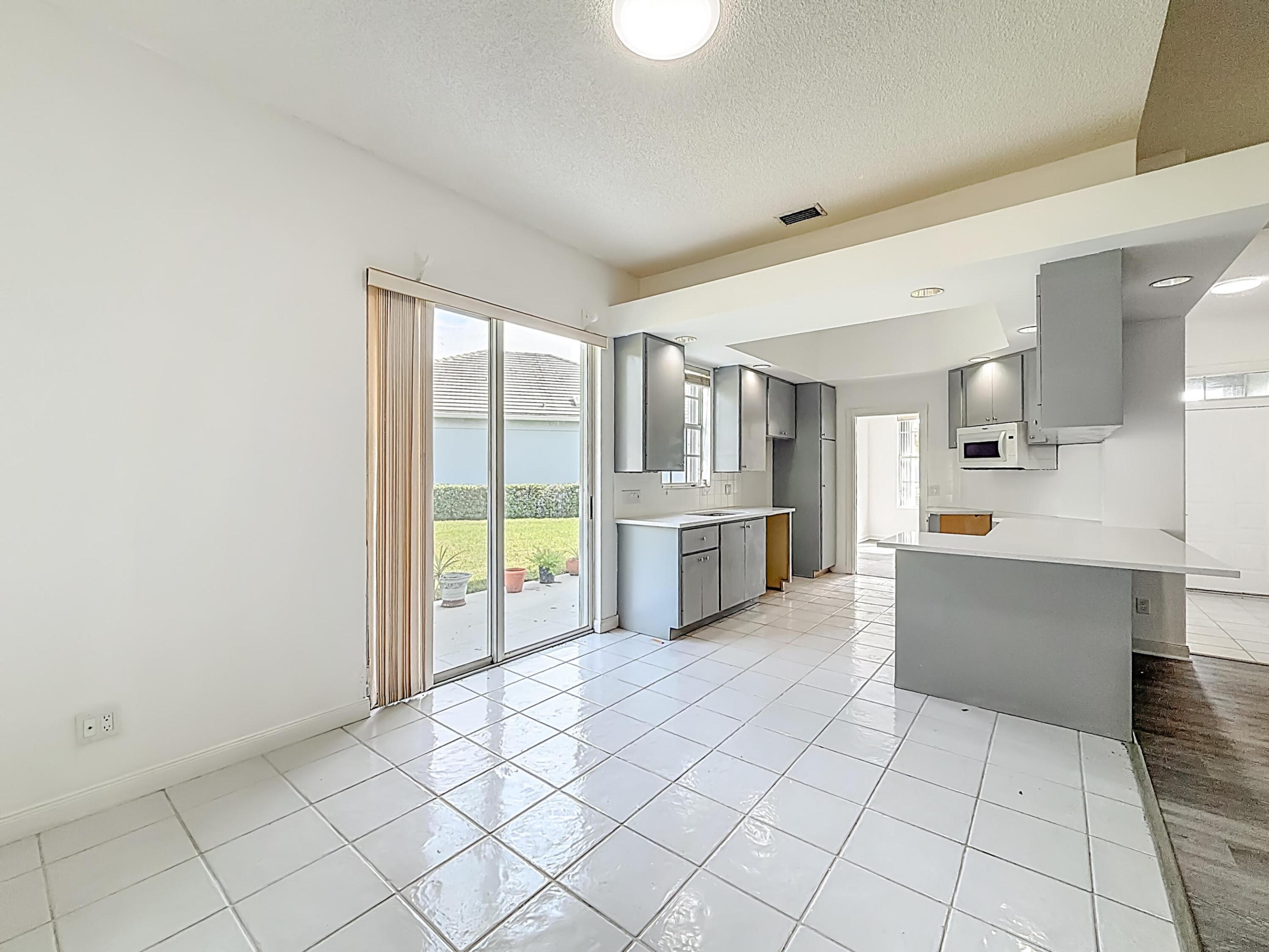 LAKES AT ST LUCIE WEST PLAT NO 22 - Residential