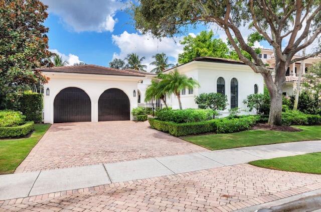Photo of 11125 Green Bayberry Drive, Palm Beach Gardens, FL 33418 (MLS # B26042837)