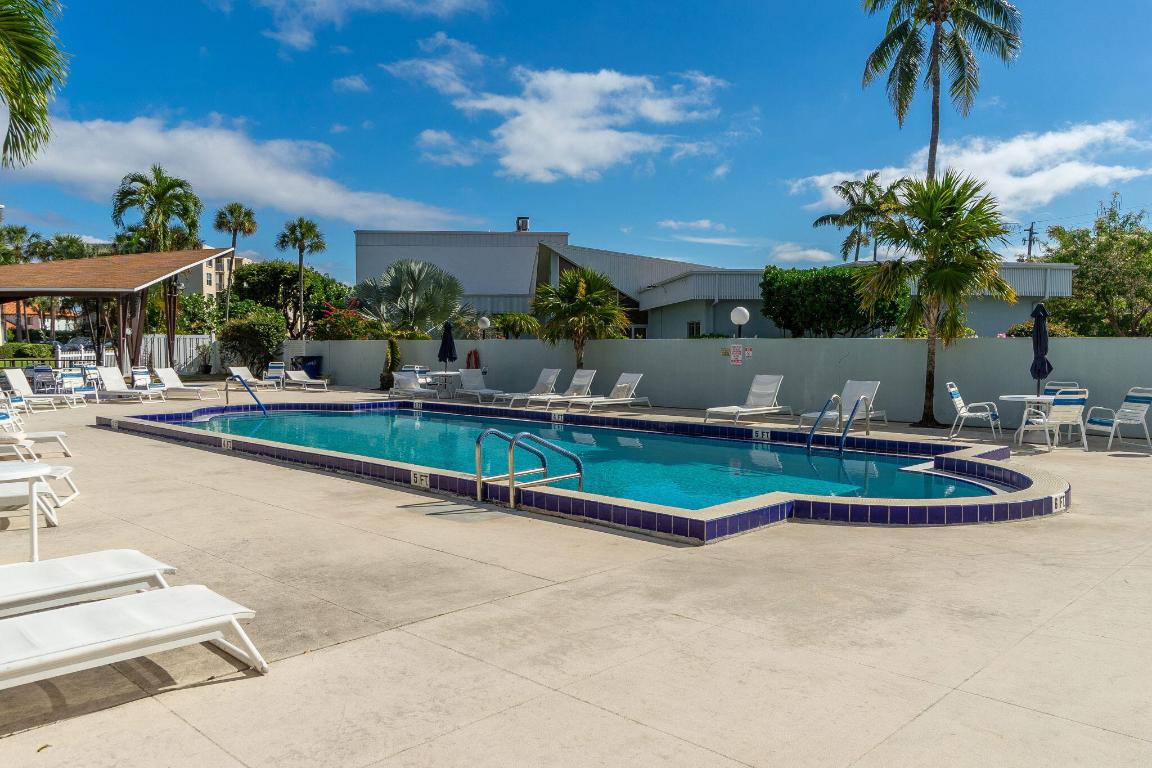 HIDDEN HARBOUR OF THE PALM BEACHES CONDO - Residential