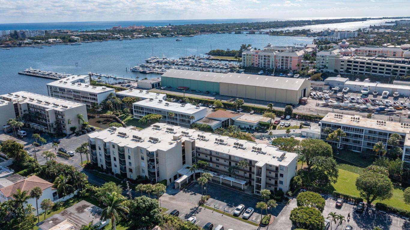 HIDDEN HARBOUR OF THE PALM BEACHES CONDO - Residential