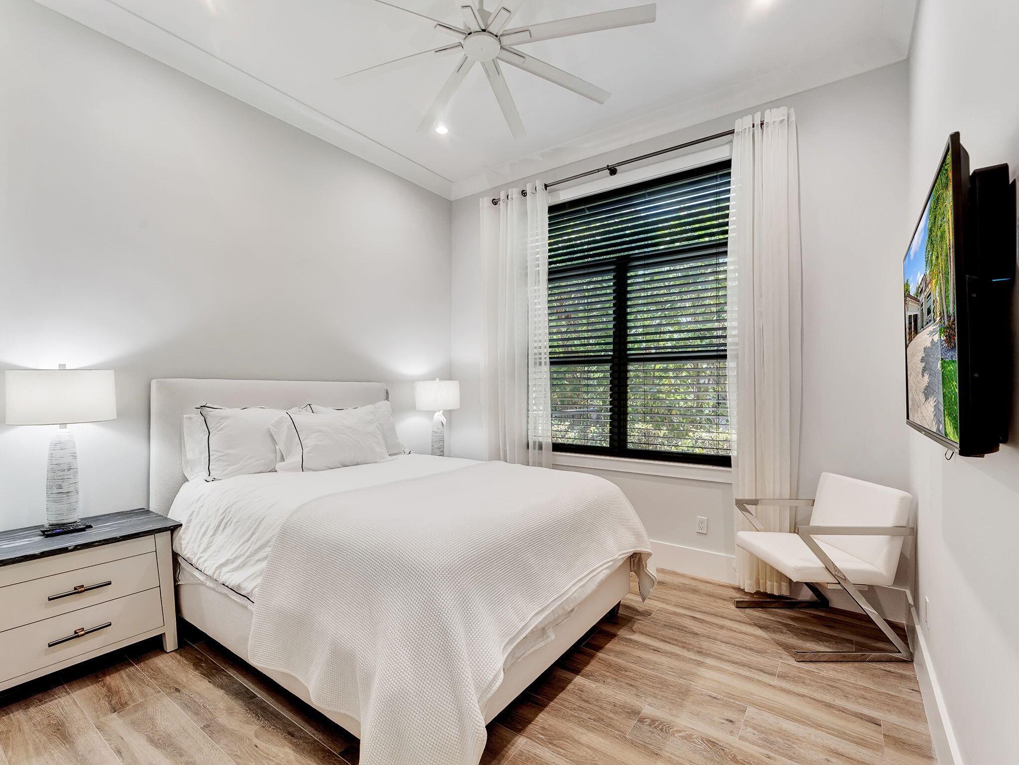 LANTANA POINT - Residential