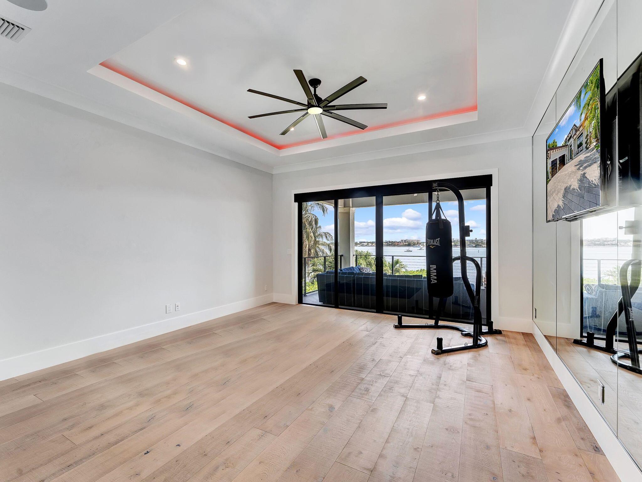 LANTANA POINT - Residential