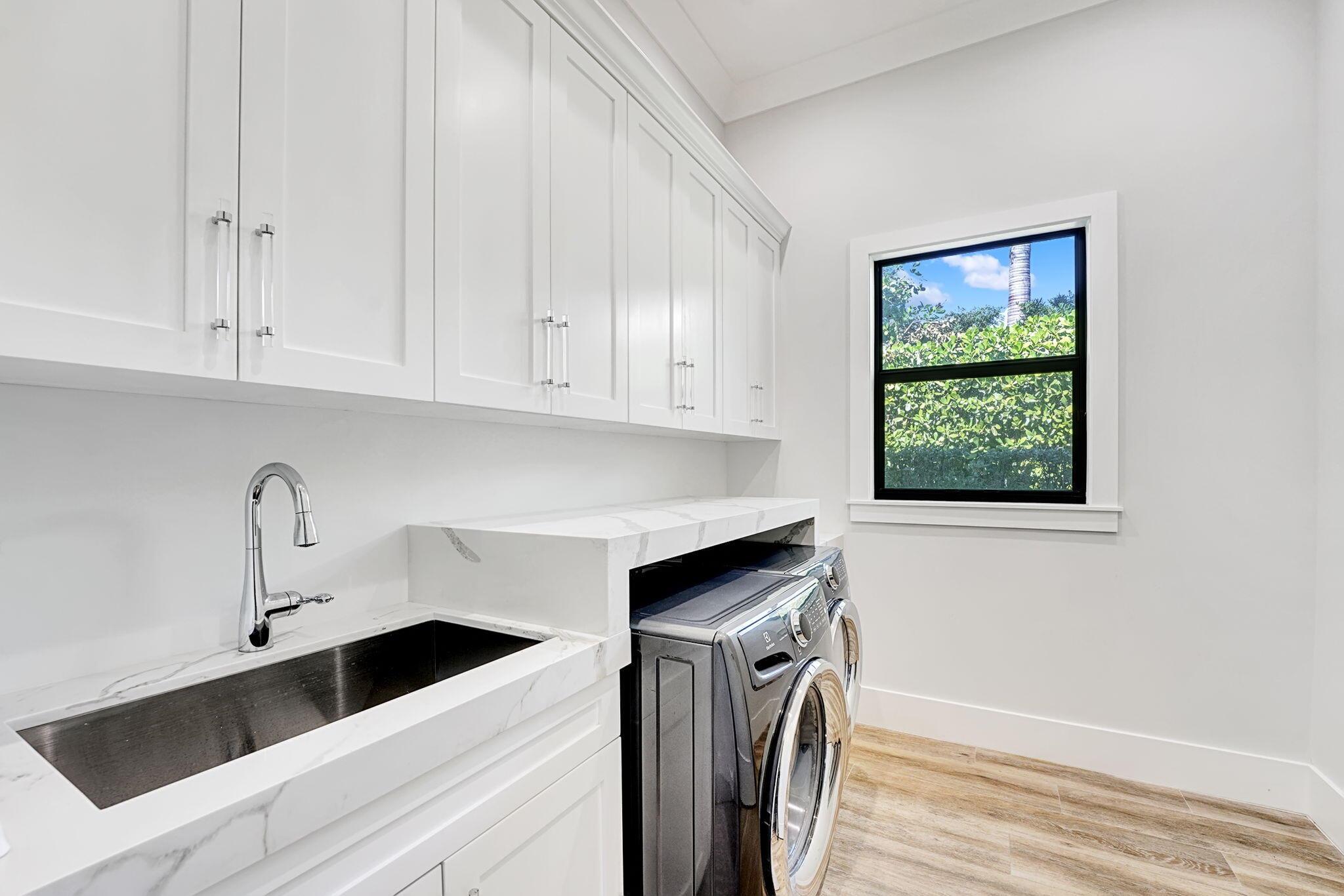 LANTANA POINT - Residential