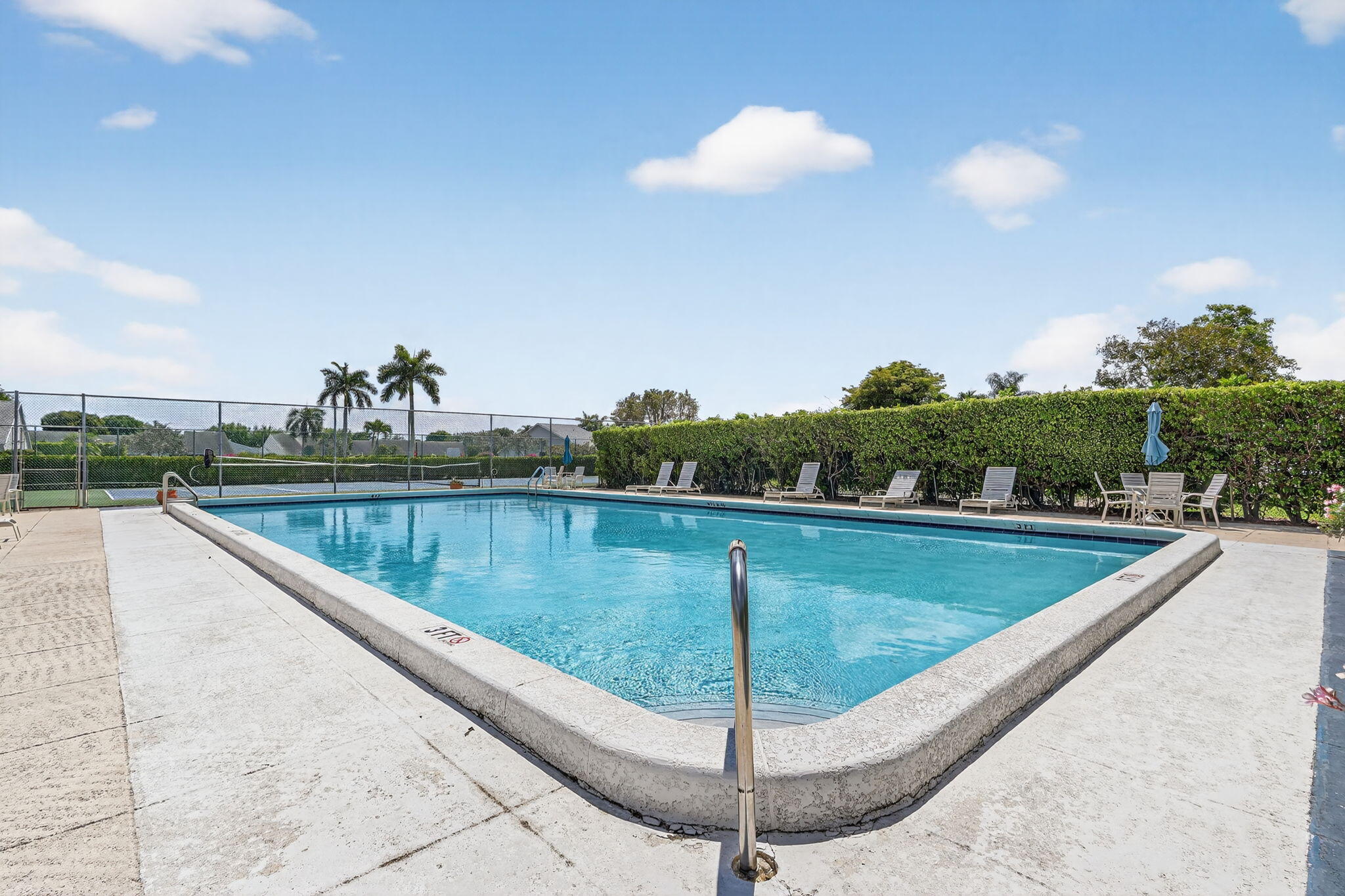 ARBOURS OF THE PALM BEACHES CONDO - Residential