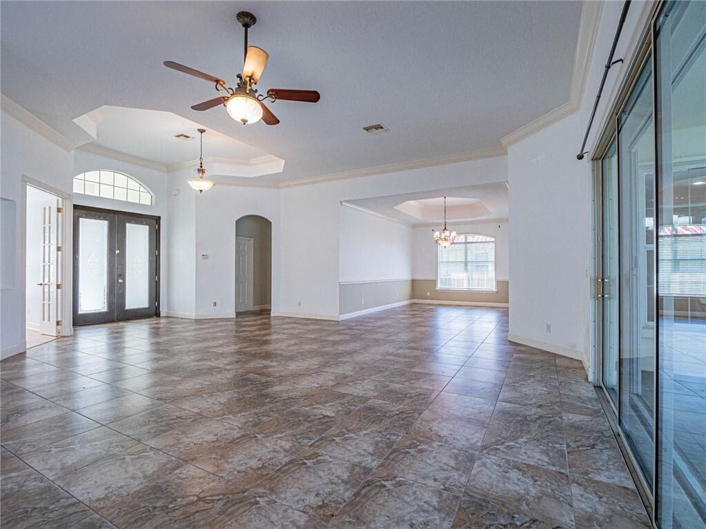 5836 Pine Ridge Circle