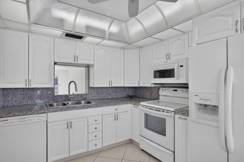Tiny photo for 2901 Victoria Circle #D4, Coconut Creek, FL 33066 (MLS # B26082904)