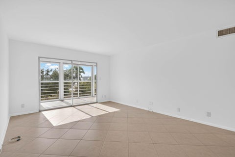 Tiny photo for 2901 Victoria Circle #D4, Coconut Creek, FL 33066 (MLS # B26082904)