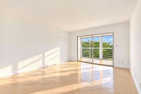 Tiny photo for 2901 Victoria Circle #D4, Coconut Creek, FL 33066 (MLS # B26082904)