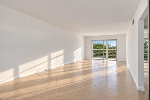 Tiny photo for 2901 Victoria Circle #D4, Coconut Creek, FL 33066 (MLS # B26082904)