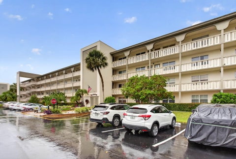 Tiny photo for 2901 Victoria Circle #D4, Coconut Creek, FL 33066 (MLS # B26082904)