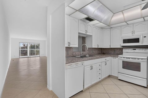 Tiny photo for 2901 Victoria Circle #D4, Coconut Creek, FL 33066 (MLS # B26082904)