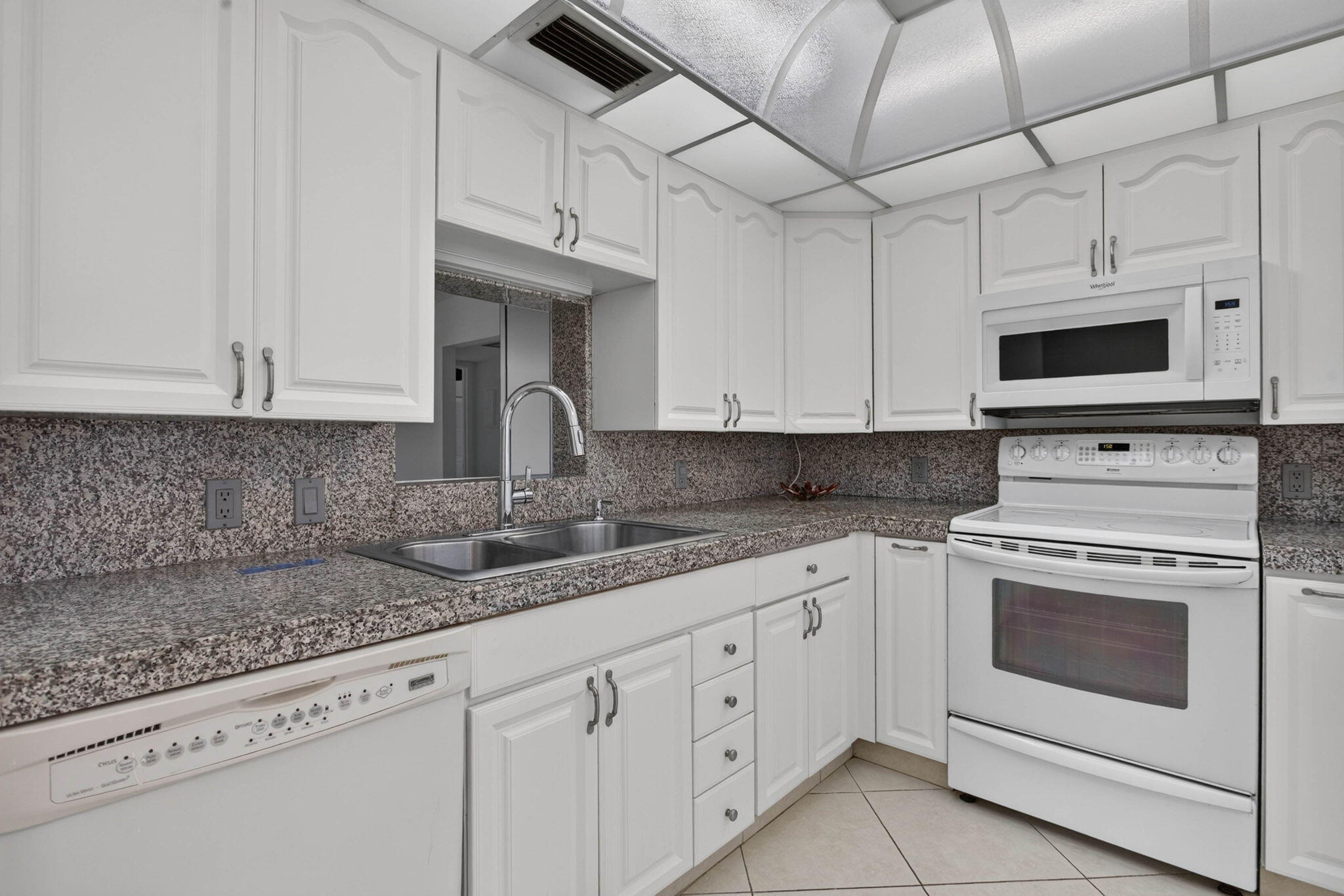 2901 Victoria Circle D4