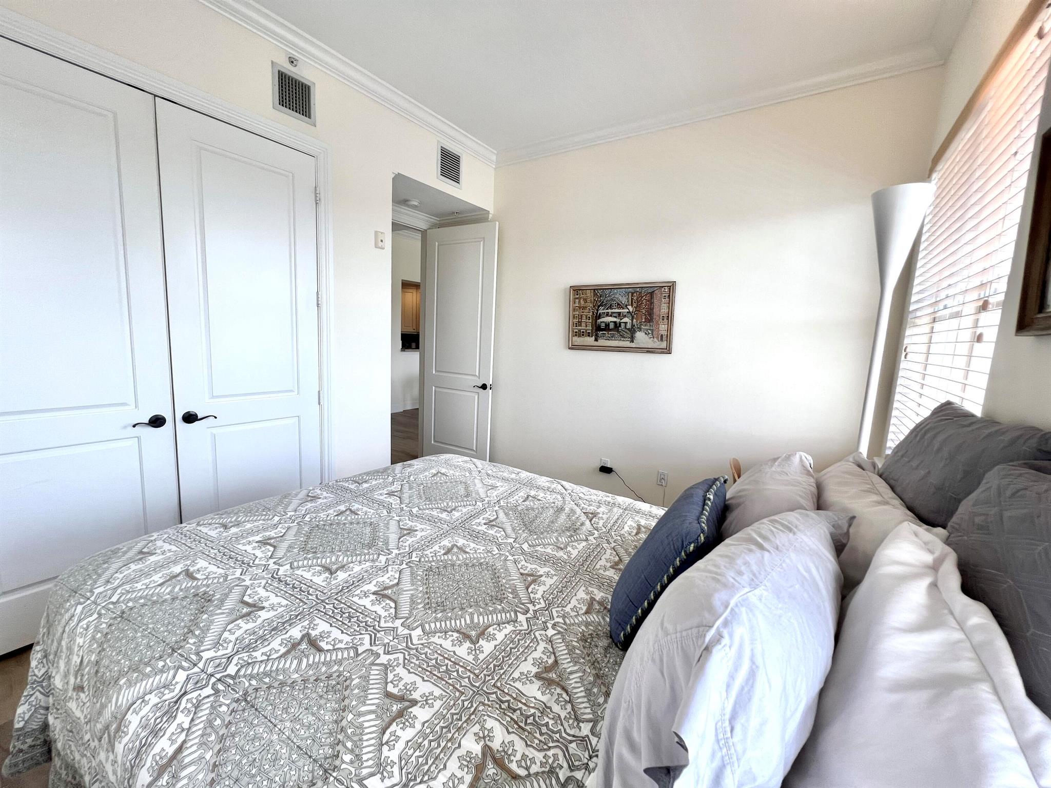 CITY WALK AT PINEAPPLE GR - Residential Lease