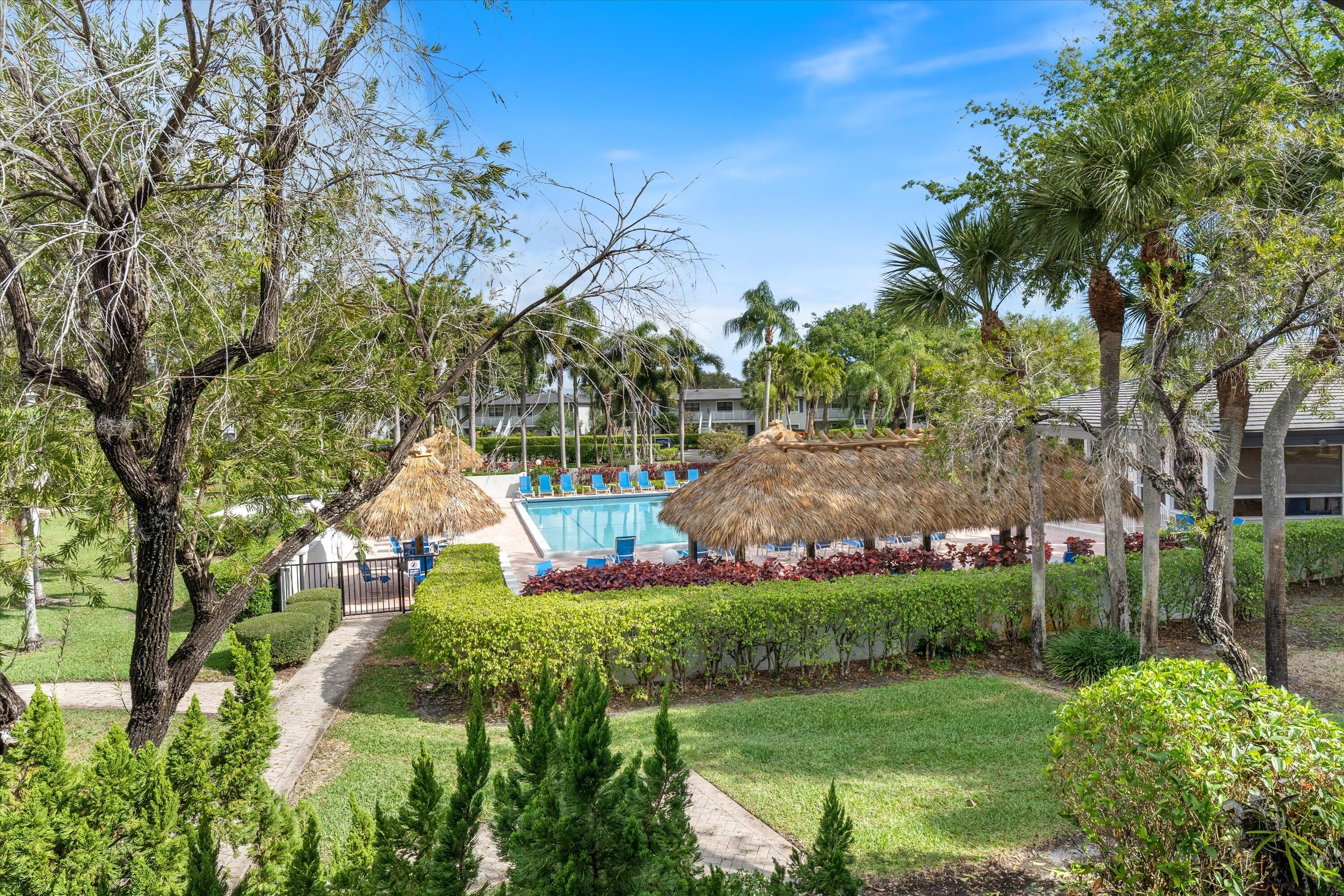 SOUTHPORT AT HUNTERS RUN CONDO - Residential