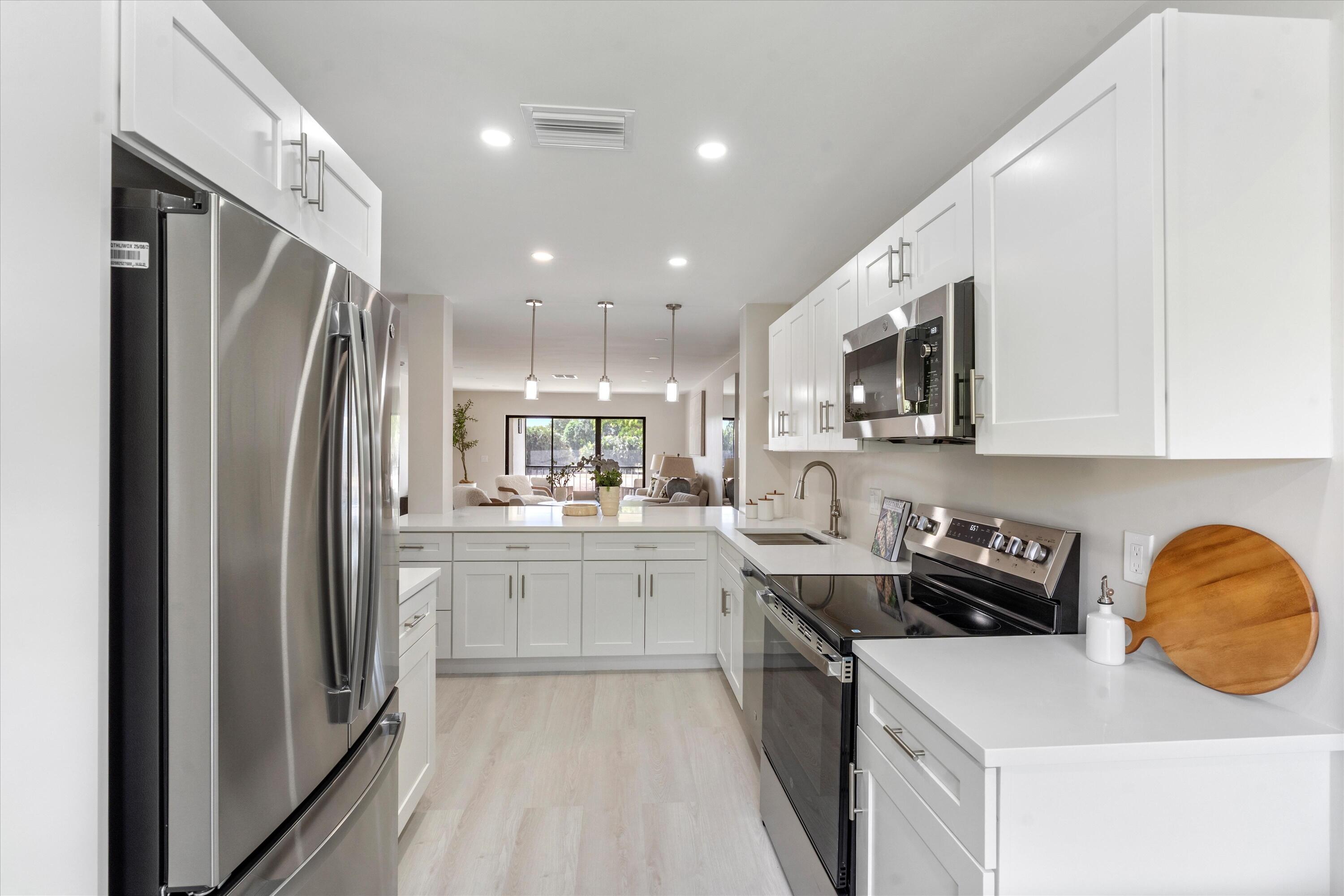 SOUTHPORT AT HUNTERS RUN CONDO - Residential