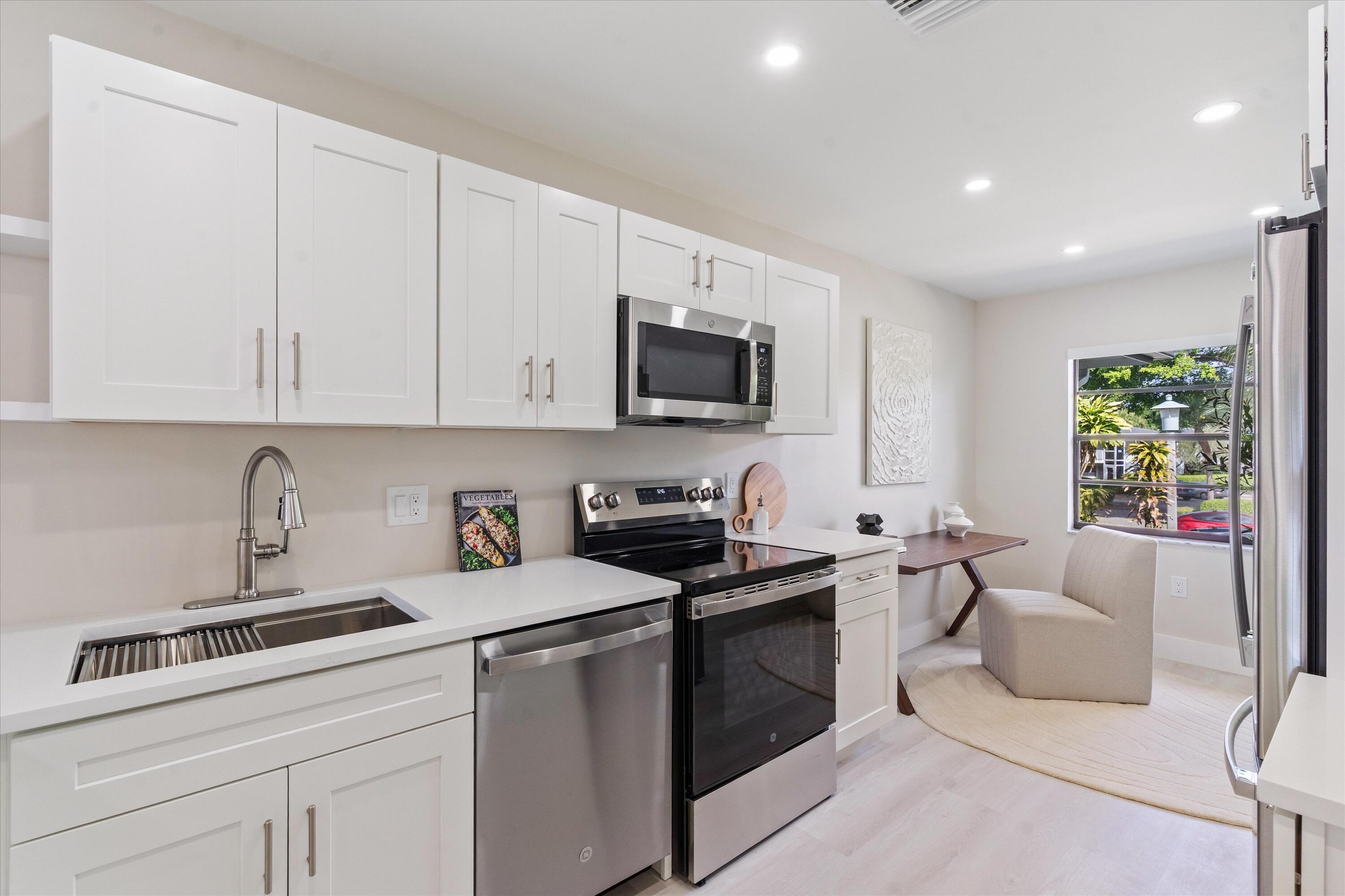 SOUTHPORT AT HUNTERS RUN CONDO - Residential