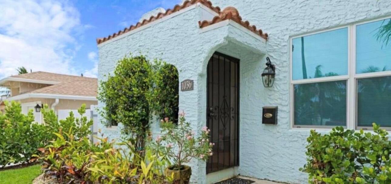 WOODLAND HEIGHTS - Residential Lease