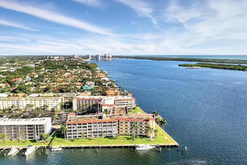 Photo of 100 Paradise Harbour Boulevard #408, North Palm Beach, FL 33408 (MLS # R11111199)