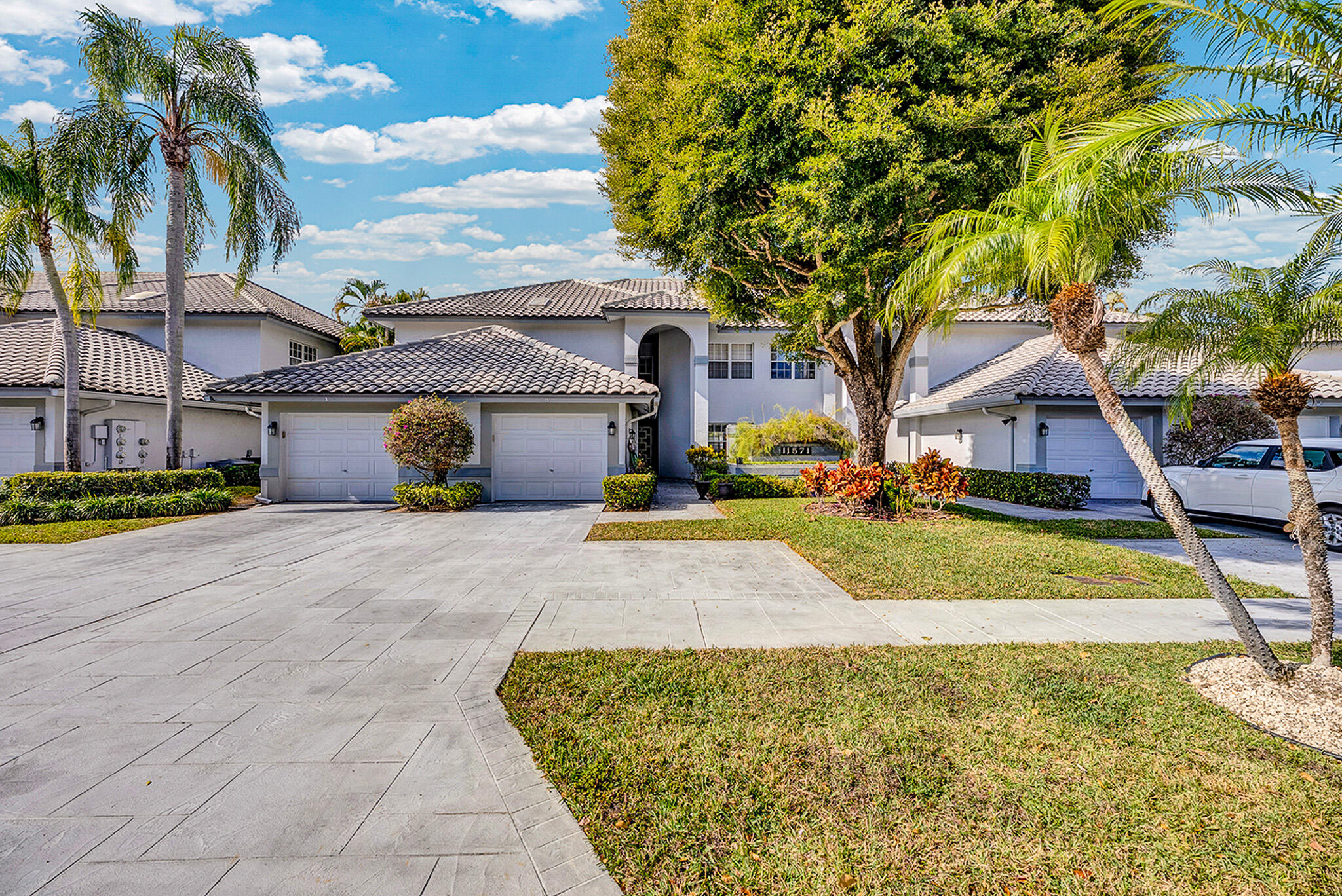 11571 Briarwood Circle 1