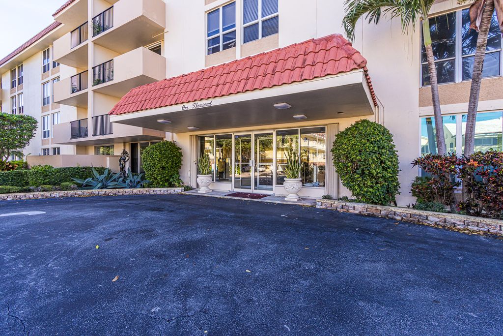 Photo of 1000 Spanish River Road #4g, Boca Raton, FL 33432 (MLS # R11168316)