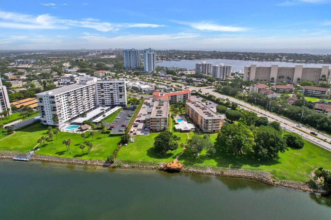 WATERWAY WEST CONDOS - Residential