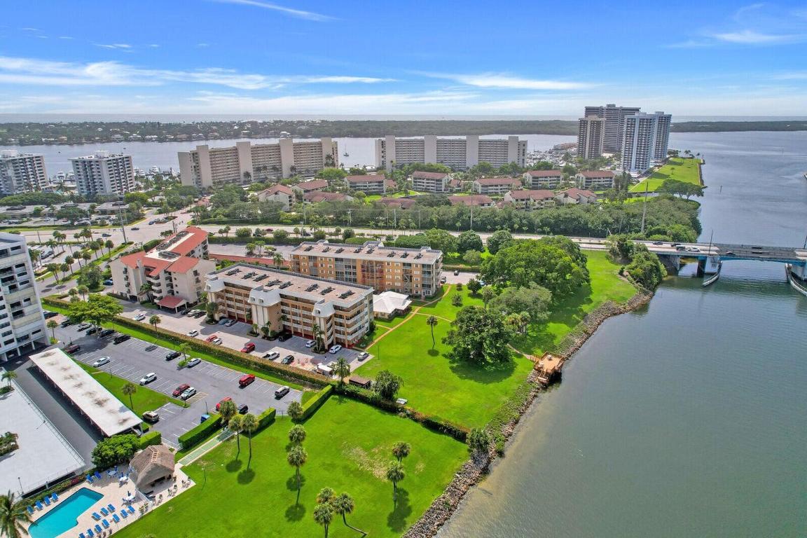 WATERWAY WEST CONDOS - Residential