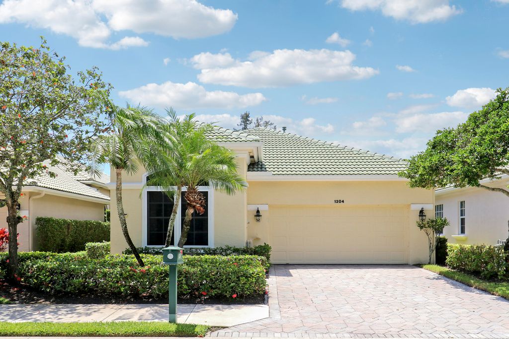 Photo of 1204 General Pointe Trace, Palm Beach Gardens, FL 33418 (MLS # R11113153)