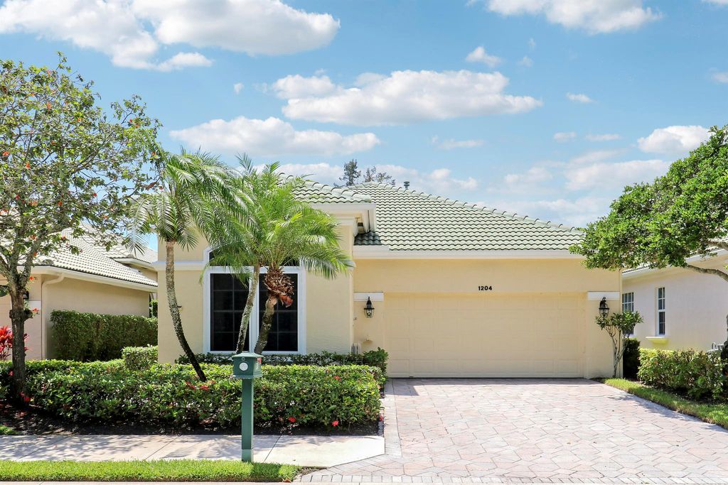 Photo of 1204 General Pointe Trace, Palm Beach Gardens, FL 33418 (MLS # R11113153)
