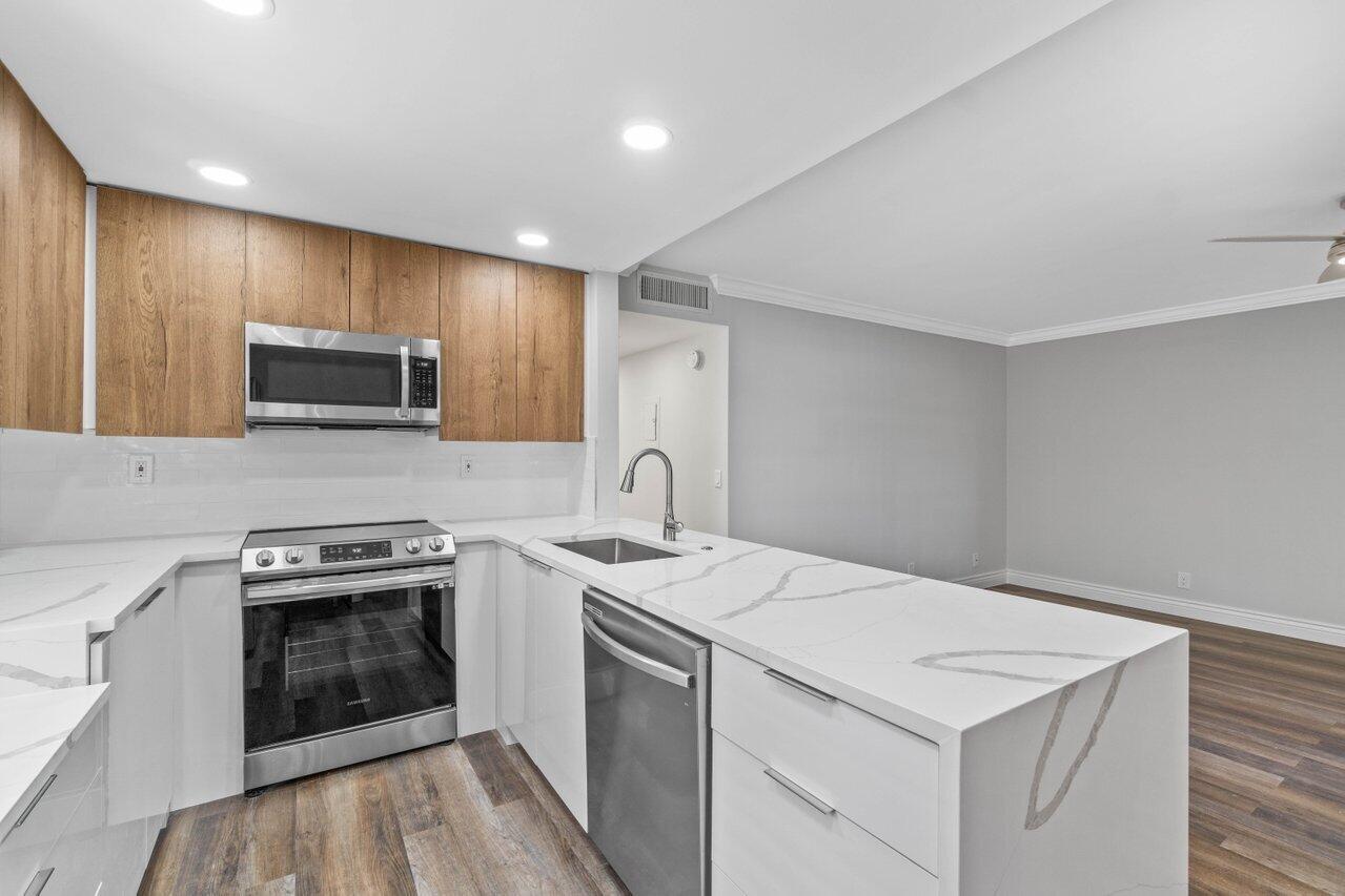 KINGS POINT NORMANDY CONDOS - Residential