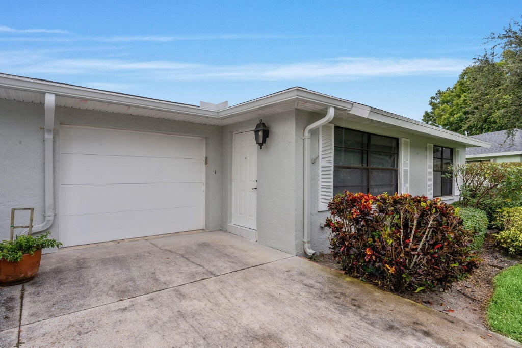Photo of 9880 Chestnut Tree Terrace, Boynton Beach, FL 33436 (MLS # B26082582)