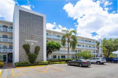 Tiny photo for 3024 Oakridge D #3024, Deerfield Beach, FL 33442 (MLS # R11154191)