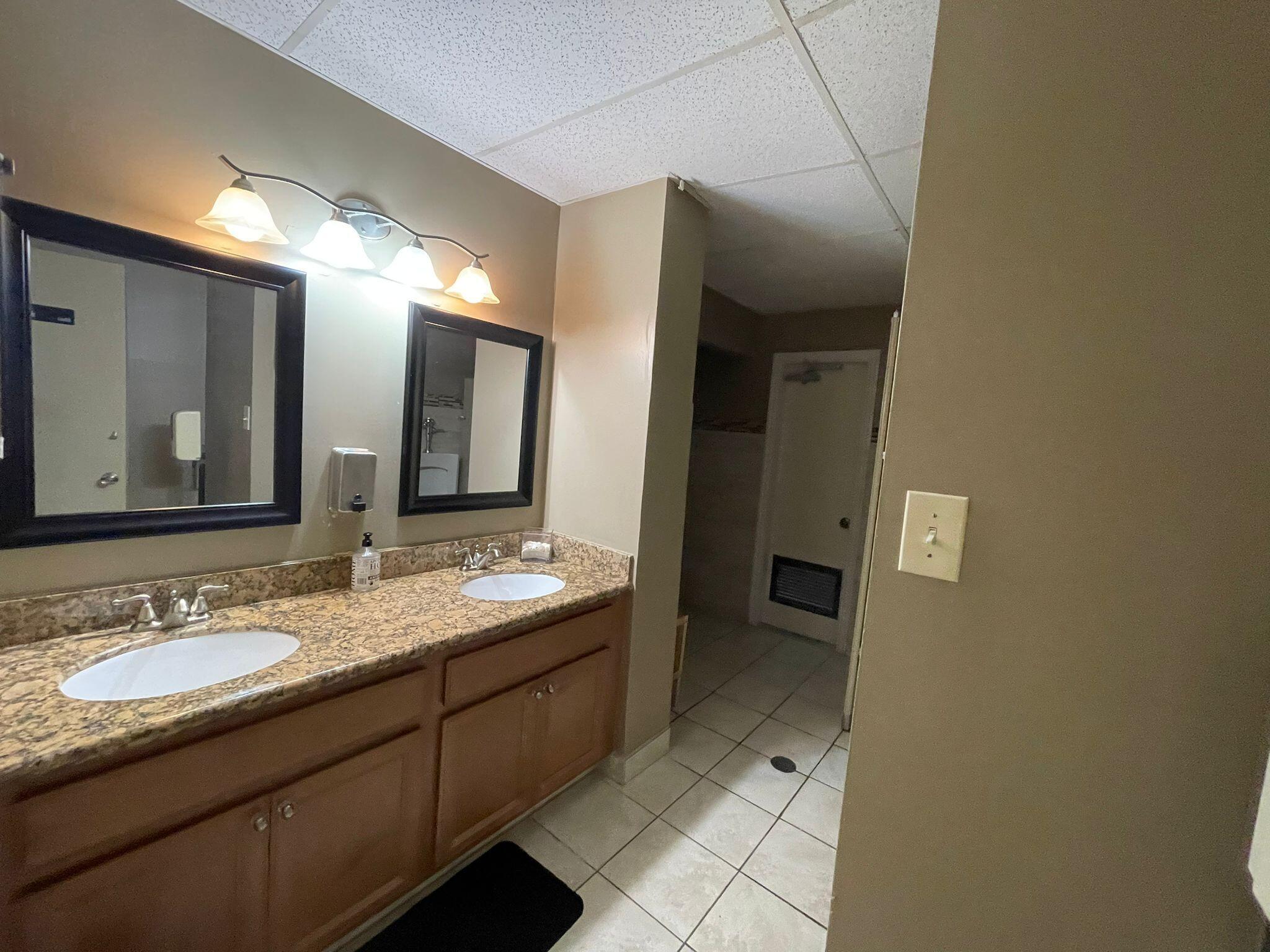 TIERRA DEL SOL CONDO - Residential Lease