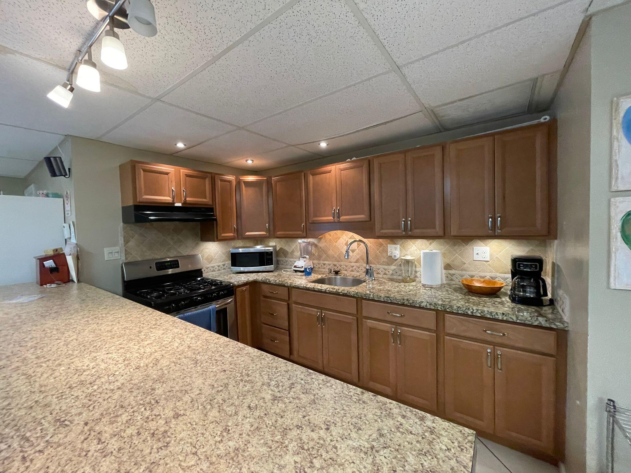 TIERRA DEL SOL CONDO - Residential Lease