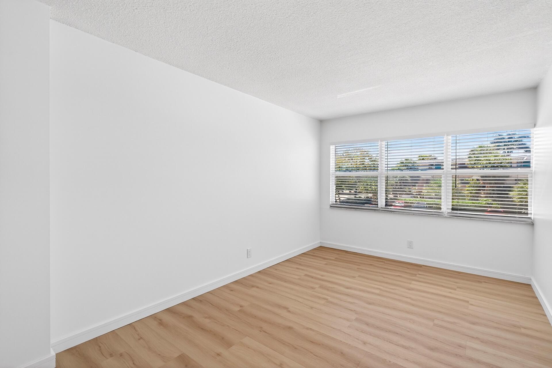 HORIZON HOUSE CONDO - Residential